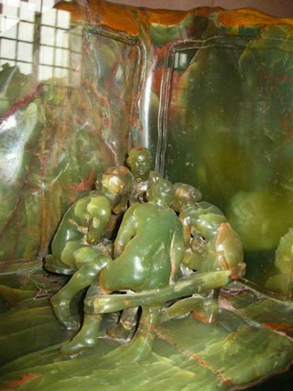 clanoeuva027.jpg